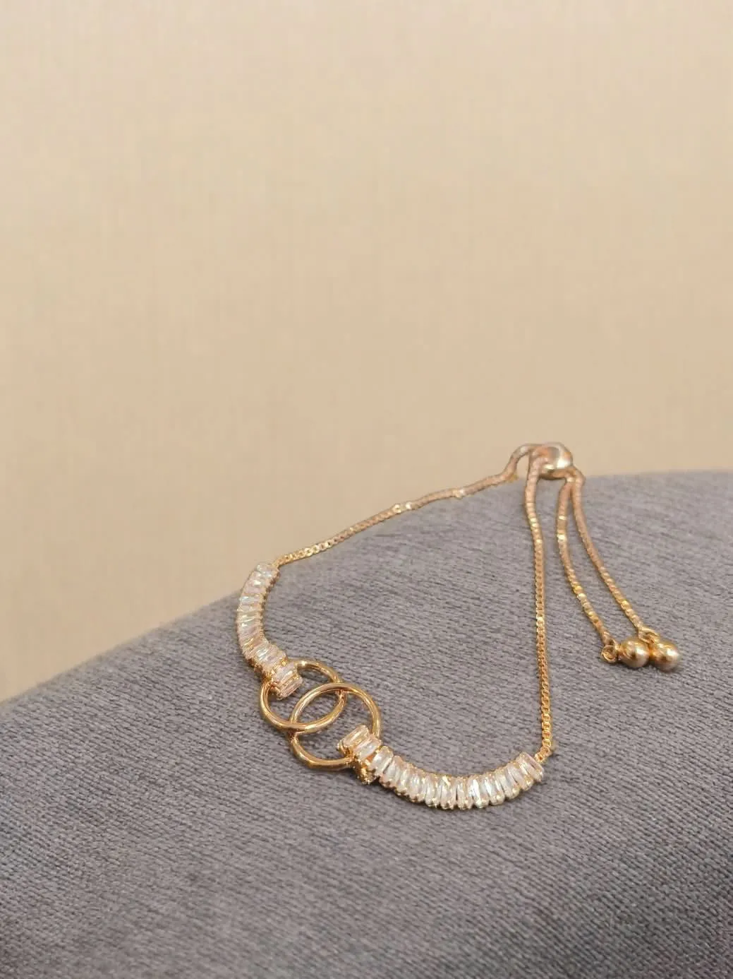 Elegance Stunning Silver Trendy Necklace for Women / girls