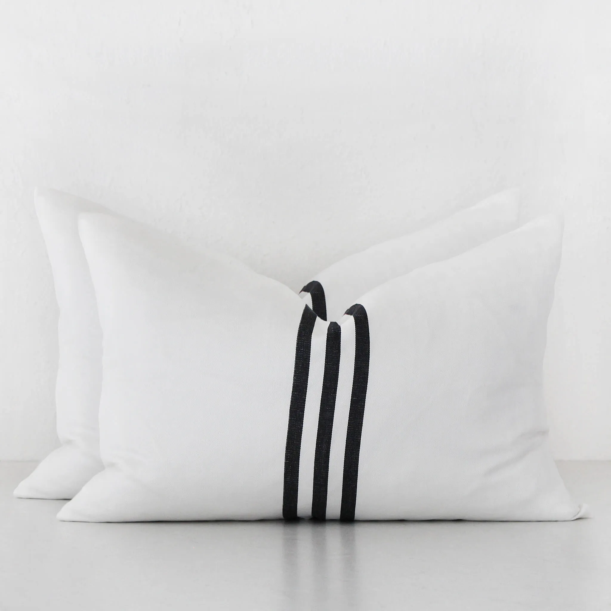 KUTA HERRINGBONE CUSHION BUNDLE  | 40X60CM  |  WHITE BASE   BLACK STRIPE
