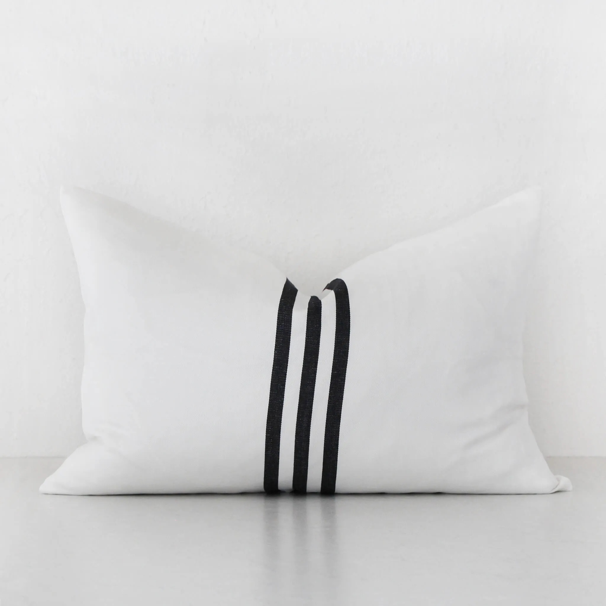 KUTA HERRINGBONE CUSHION BUNDLE  | 40X60CM  |  WHITE BASE   BLACK STRIPE