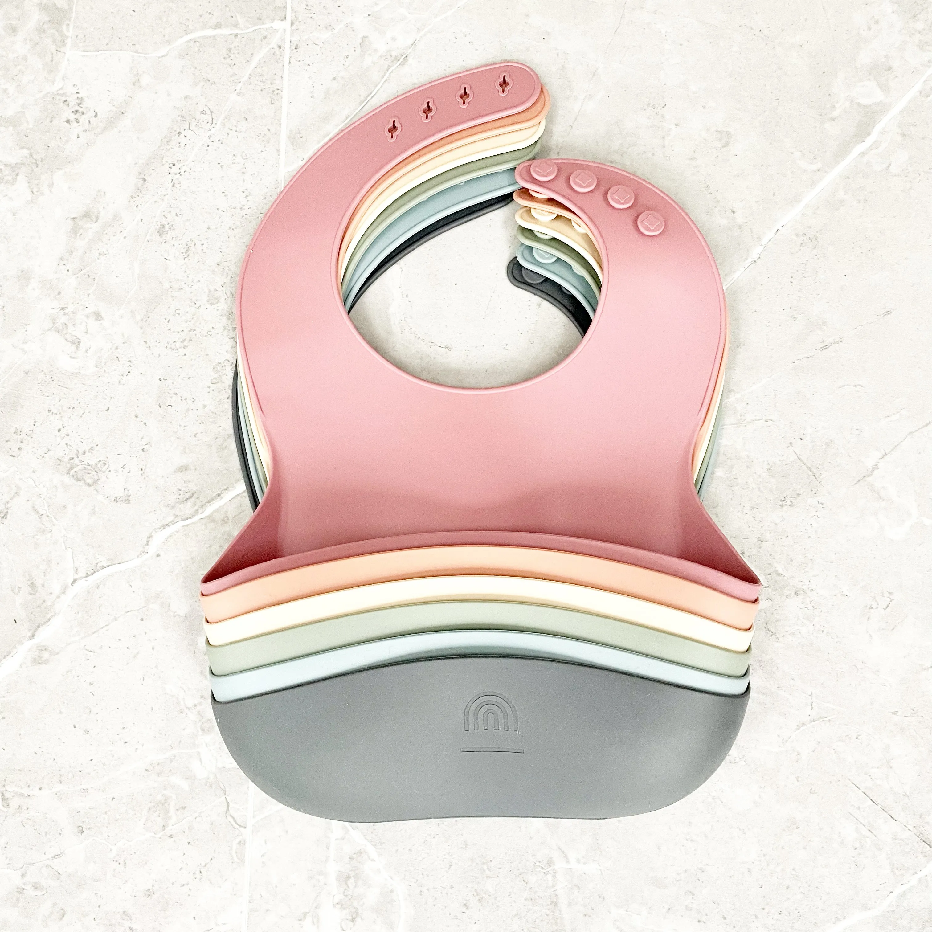 tan · classic easy-to-clean silicone bucket bib